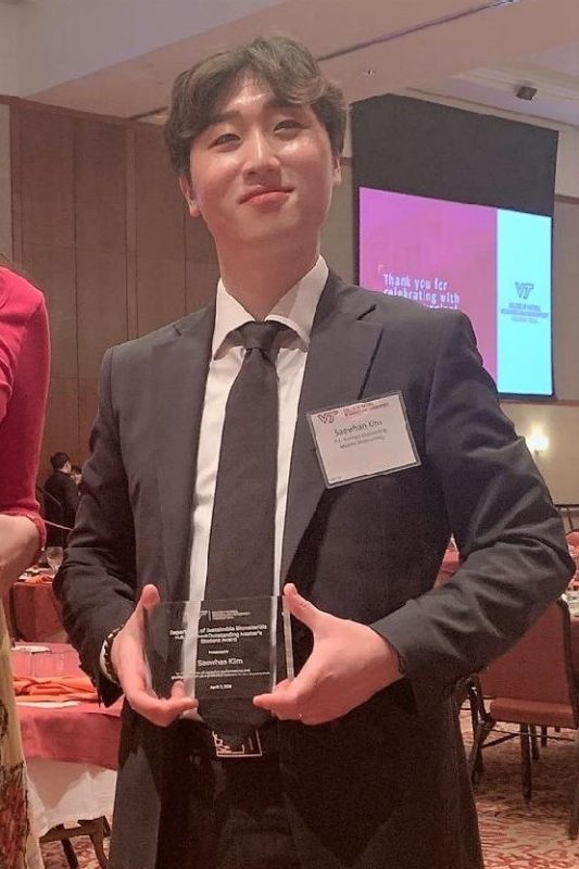 Image 2. Saewhan Kim, winning award