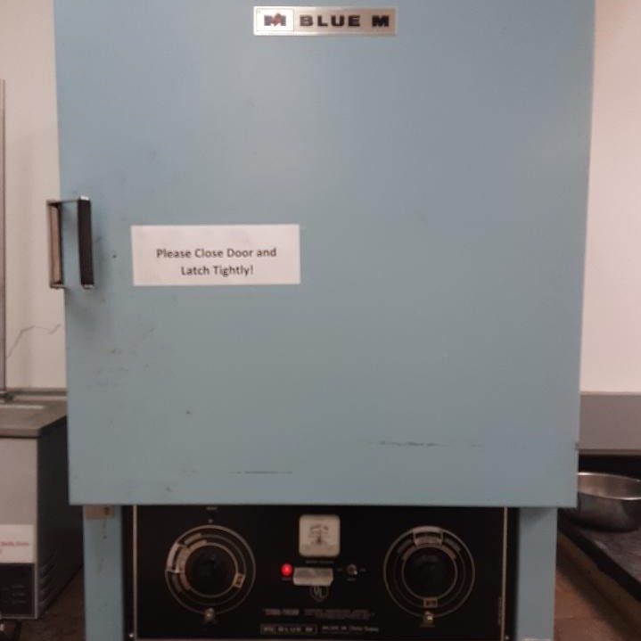 Oven for drying samples